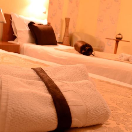 Hotel Pine Skopje Værelse billede