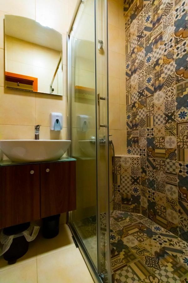 Hotel Pine Skopje Eksteriør billede