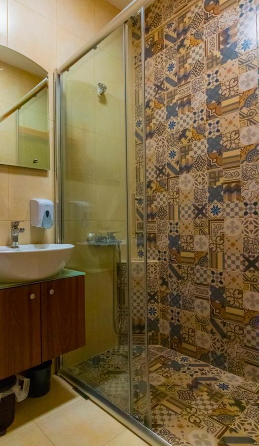 Hotel Pine Skopje Eksteriør billede