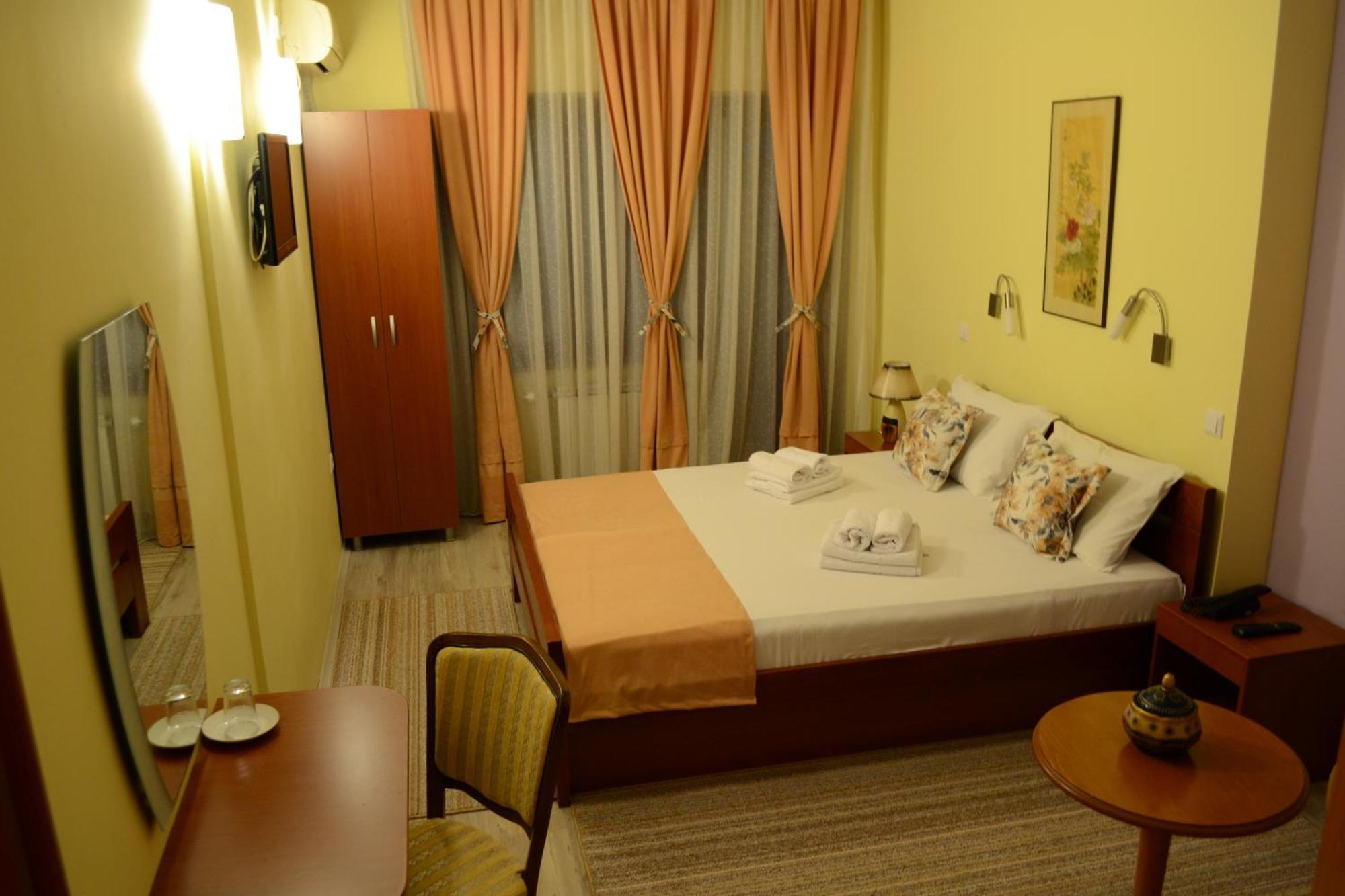 Hotel Pine Skopje Værelse billede