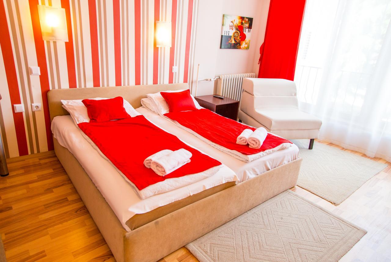 Hotel Pine Skopje Eksteriør billede