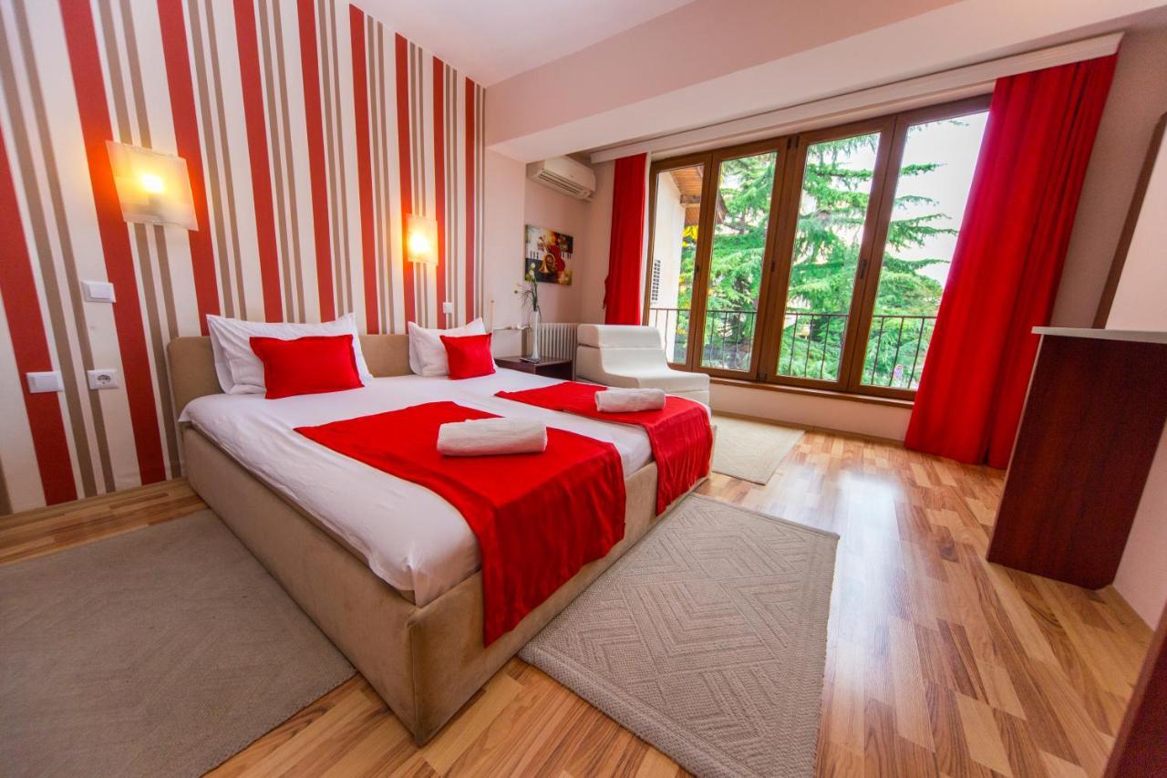 Hotel Pine Skopje Eksteriør billede