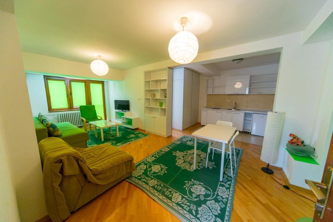 Hotel Pine Skopje Eksteriør billede